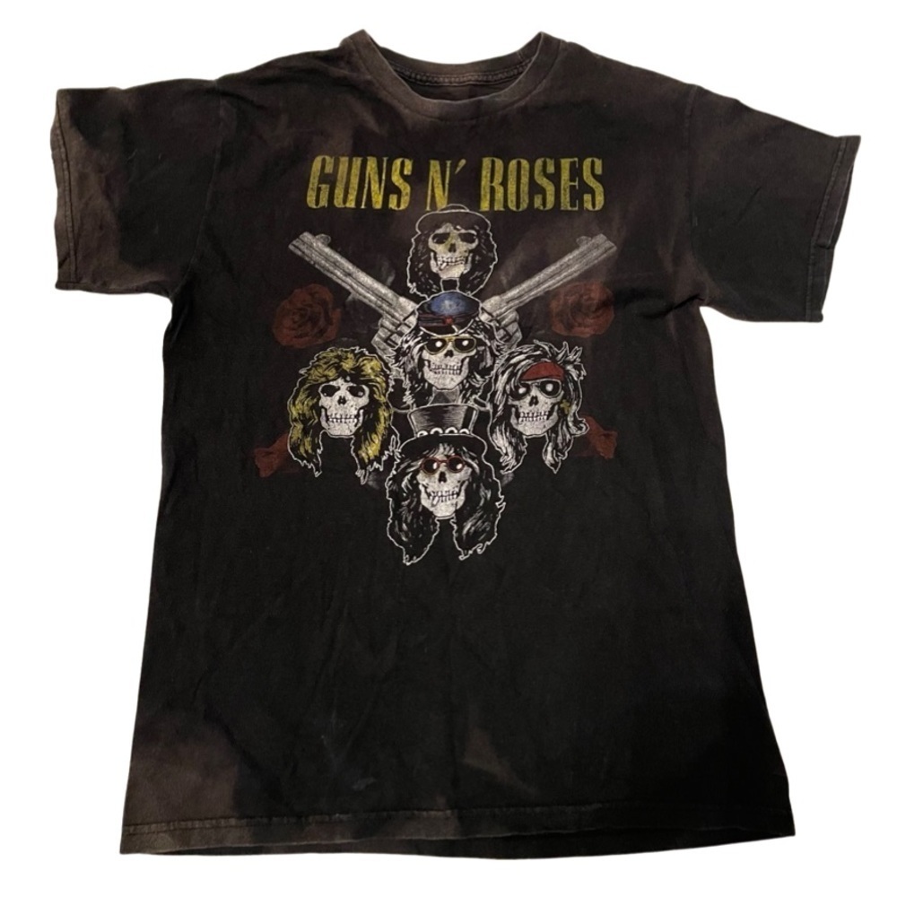 Guns N’ Roses Rock band skull  T-shirt. Size medium “not in this lifetime” 2016